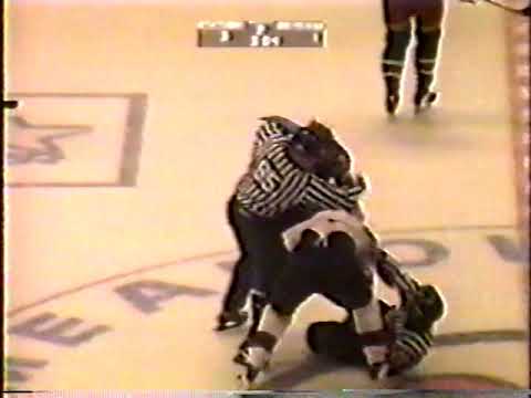 Ryan Vandenbussche vs Reid Simpson #HL Sept 18/95