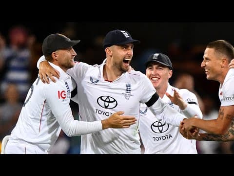 Jumping Jacks reels in a ridiculous one-hander | Men's Ashes 2025-26