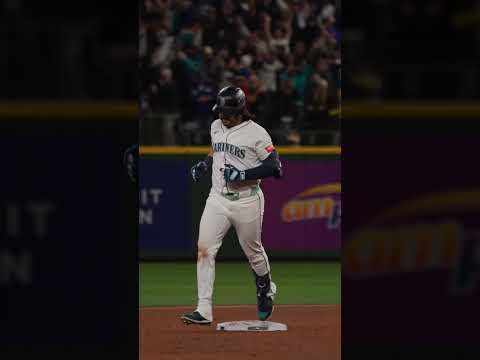 Eugenio Suárez comes up GRAND for the Mariners! 💪