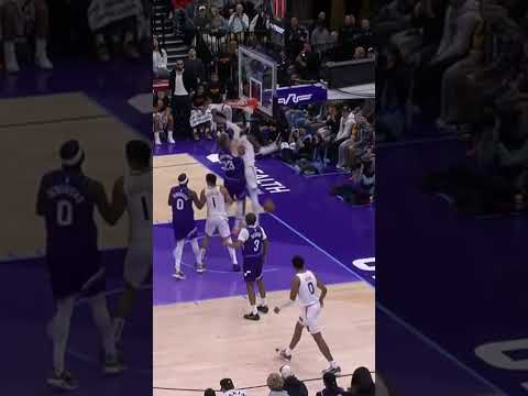 Mark continues to work down low! #shorts | Phoenix Suns
