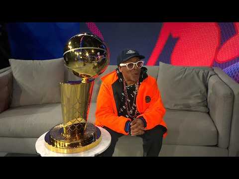 Spike Lee celebrates the Knicks’ title after the NBA Draft 🏆