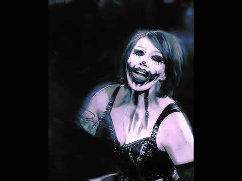 The brightest stars in the WWE will look to shine in the Elimination Chamber 🤩