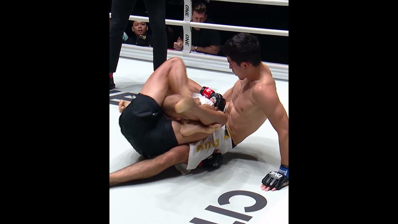 NO MERCY 🤜 Can Avazbek Kholmirzaev take Yuya Wakamatsu's crown at ONE SAMURAI 1?