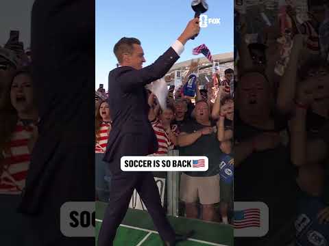"USA, USA, USA" 🇺🇸 Stu Holden gets the LA crowd ready for USMNT vs Paraguay