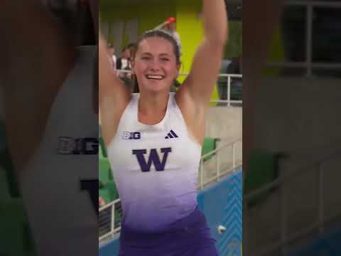 Washington's Amanda Moll beat the collegiate record, held by her twin sister, Hana 💜