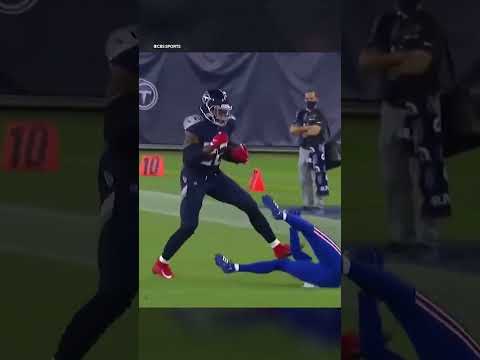 this King Henry stiff-arm never gets old