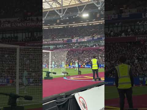 Goals in back-to-back away games for Zian Flemming 💪 #BurnleyFC #football #PremierLeague