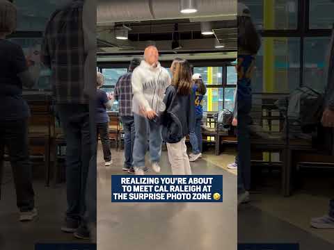 These reactions are amazing 😂 #Mariners #mlb #baseball #calraleigh