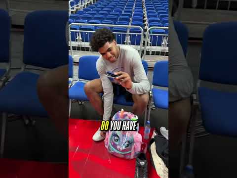 Rookie Jase Richardson takes us through the iconic pink backpack 🎒