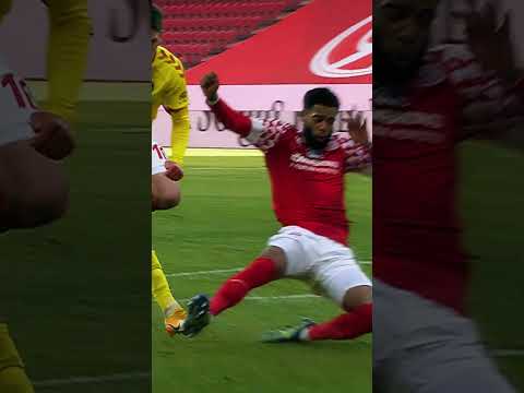 Er frisst jeden Stürmer auf! 🍴😅