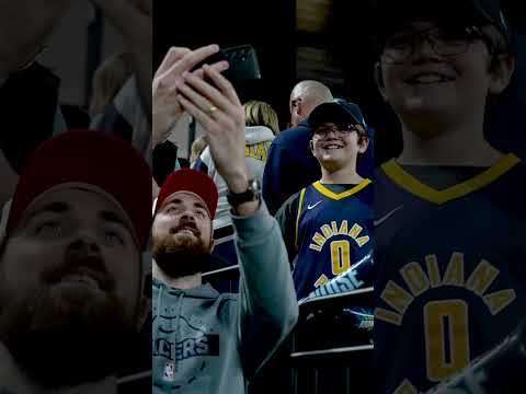 Jay Huff and Johnny Furphy Took Photos & Signed Autographs for Fans After Noblesville Boom Game 💙