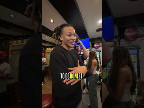 2026 NBA Draft prospect Kingston Flemings tries a New York pizza pie