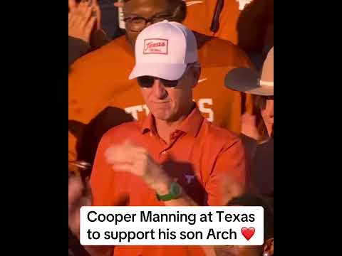 Cooper Manning supporting Arch ❤️