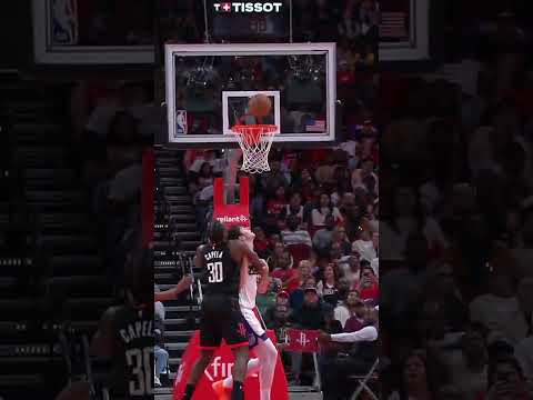 Behind your head, Reed?! 🤯 #rockets