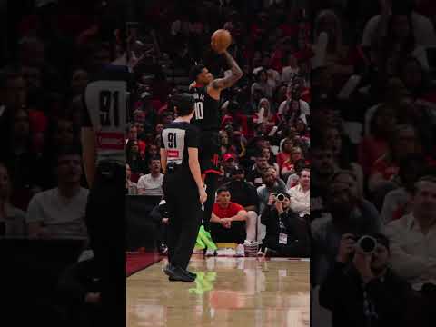 come ON, Bari!! 🗣️ third triple & 5 straight points 🔥 #rockets