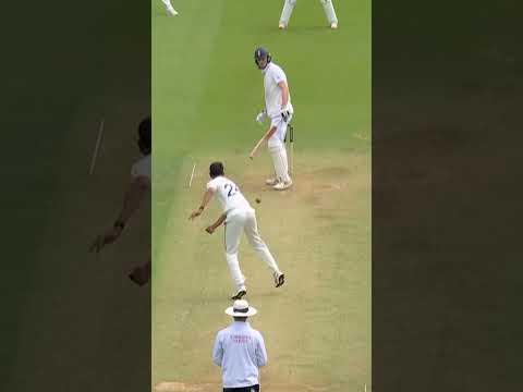 😜 When You Can't Help Middling It… 🏏 #shorts