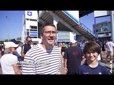 ✈️ Plus de 10000 kilomètres de voyage, 3 générations réunies, 1 même passion : l’AJA 💙🤍