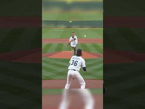 Hall of Famer Randy Johnson delivered the first pitch for #ALCS Game 3!