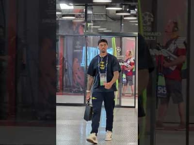 ARRIVING FOR CHAMPIONS LEAGUE FINAL