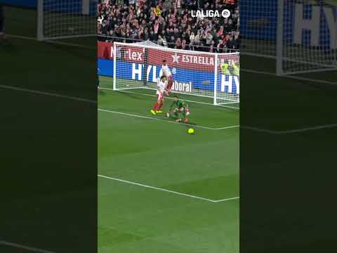 🚫 WHAT A SAVE! #GironaBarça #laligahighlights