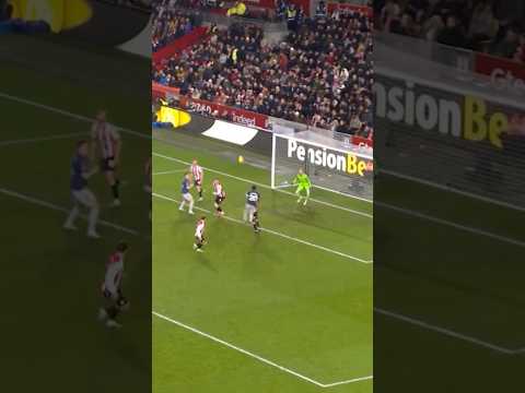 PERFECT CROSS. PERFECT HEADER!