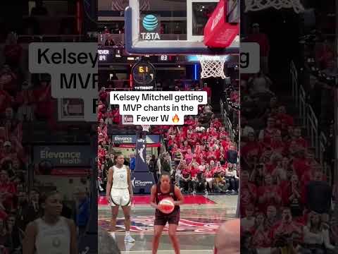 Fever crowd showing Kelsey Mitchell love 🙌