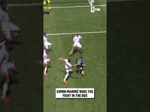 A deflection in front of the goalkeeper and Mahmić finds the back of the net