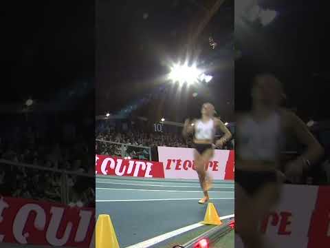 Georgia Hunter-Bell cruising to another 1500m win in Liévin #worldindoortour