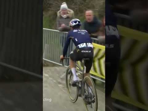 Pidcock dropped! ❌