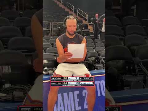 Jalen Brunson checking his stats after the Knicks' 22-point comeback 😂