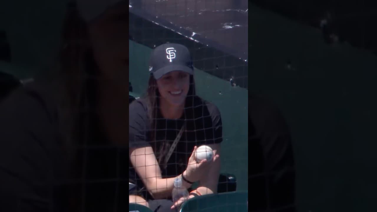 Caitlin Clark: confirmed San Francisco Giants fan 🤝