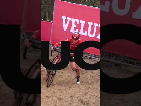 Good save! 😮 Aniek van Alphen stays in touch with the leaders in Koksijde