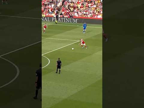 MARTIN ØDEGAARD PASSES IT IN!