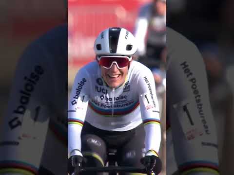 Finishing with a bang 💥 Lucinda Brand wins the Exact Cross Sint-Niklaas in the rainbow bands 🌈