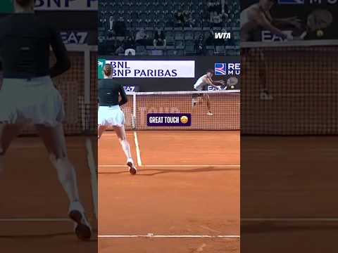 How’d she get that?! 🤯 What a rally from Iga Swiatek against Svitolina in the Rome semifinal!