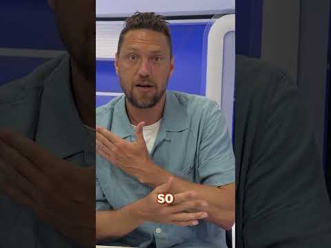 Do you remember this WILD swing from Hunter Pence during NLCS Game 7 in 2012?