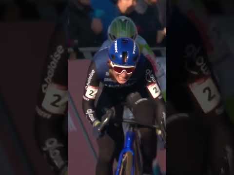 Lucinda Brand takes her 76th career win and triumphs at the Women’s Cyclo-cross World Cup in Tabor 👏