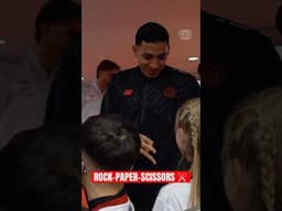 Duell before kick-off! 🤓 #bayer04 #werkself