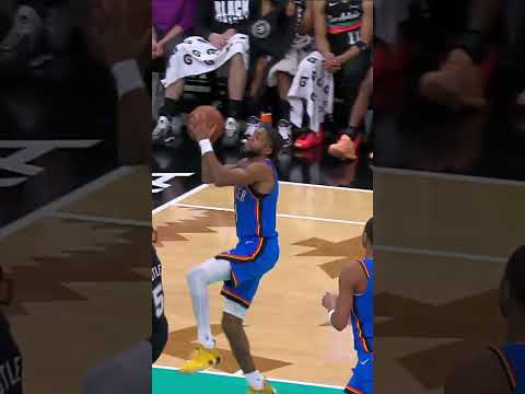 NOT IN HIS CASTLE 🚫  #spurs #nba #stephoncastle