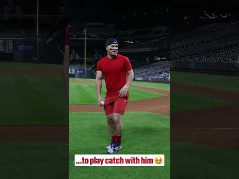 Tonight's wholesome baseball content, starring Mike Trout 😊