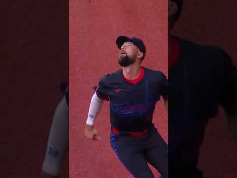 Nathan Lukes makes an outstanding leaping play at the wall to rob Joc Pederson 😳