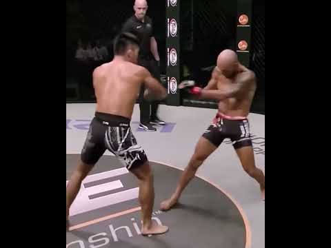 EPIC SHOWDOWN ⚔️ Koji Ando and Roger Huerta went all-out in a nonstop battle back in 2015!