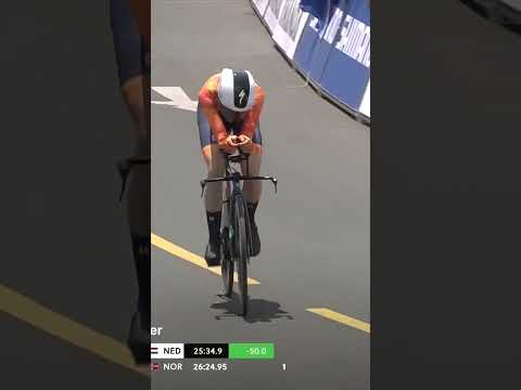 Megan Arens is your Junior TT world champion 🙌 A stunning final climb from the Dutchwoman 🥇