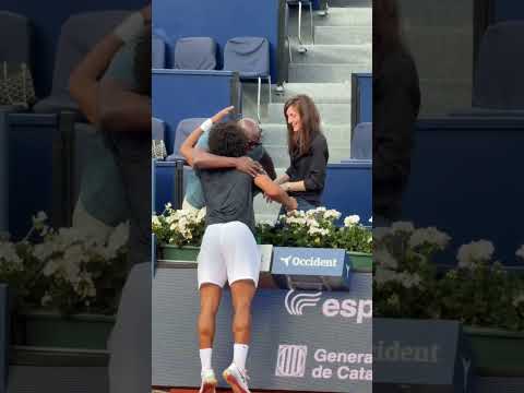 All the emotion! Fils celebrates with his family after making the Barcelona Open final ♥️