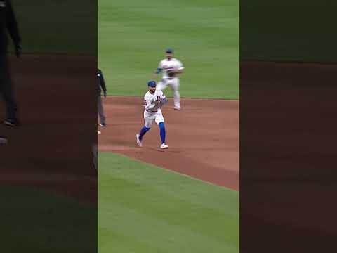 Huascar Brazobán with the pickoff! 🔥