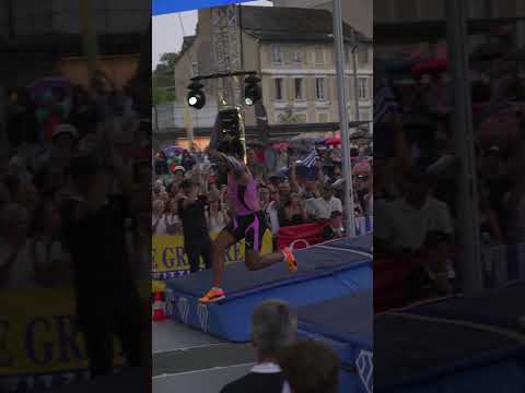 EMMANOUIL KIRALIS had Lausanne ROWDY (rip headphone users)! He cleared 6.02m on his final attempt.