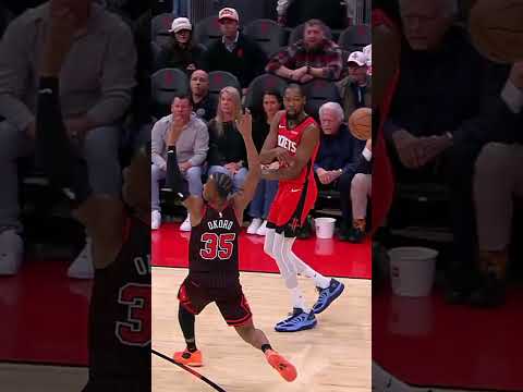 8 STRAIGHT points from Jabari in the 4th 👏 #rockets