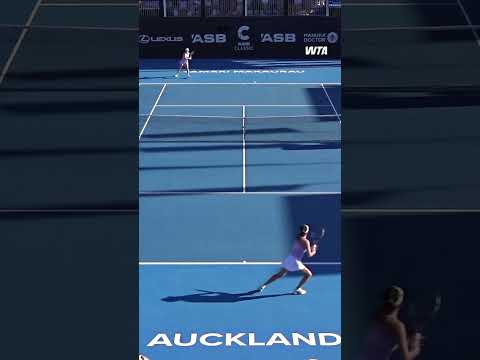 A rally deserving of the final 👏#XinyuWang #ElinaSvitolina | #WTA #ASBClassic26