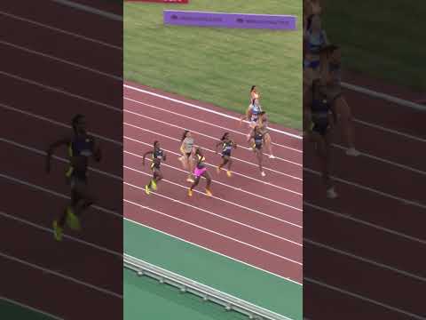 Shericka Jackson flies to 22.07 for 200m victory at the Keqiao #DiamondLeague 🔥