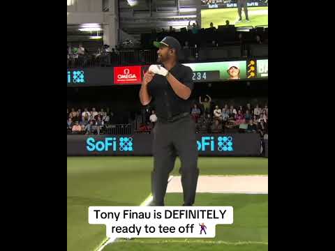 Tony Finau dancing before tee off 🕺